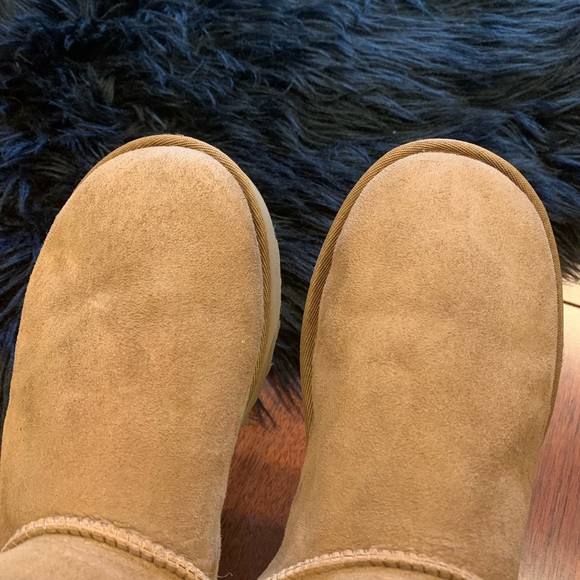 SOLD!!!!!Ugg’s!  Like new. - Picture 2 of 5